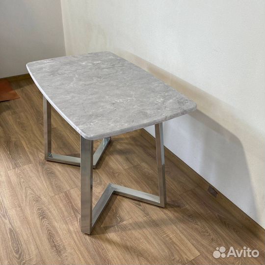 Кухонный стол 'Certain Client'