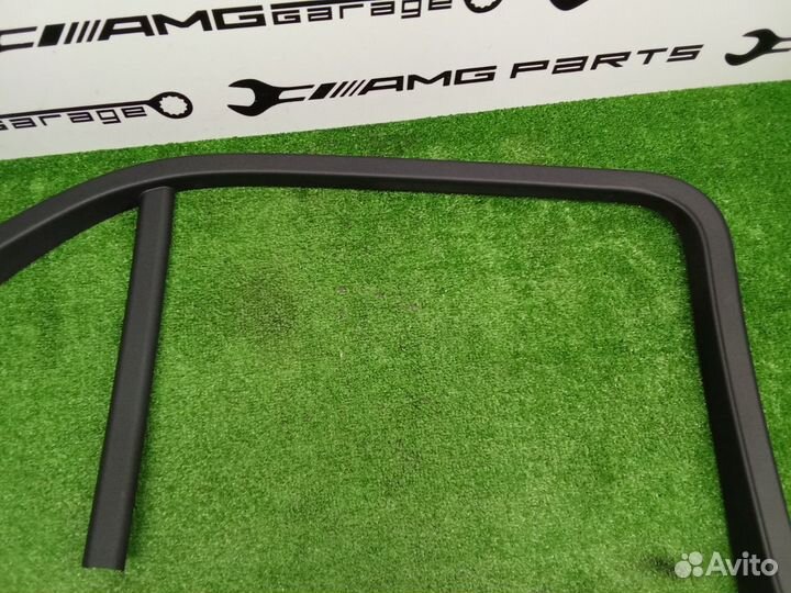 Рамка стекла двери задняя левая Mercedes-Benz