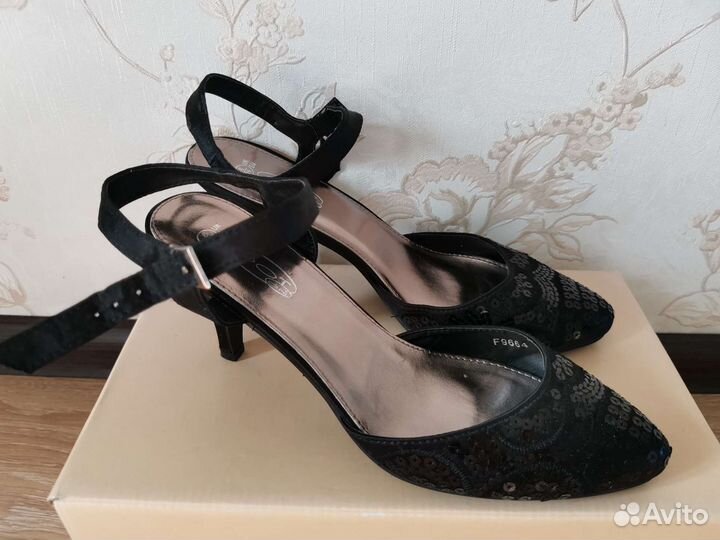 Босоножки 38 размер