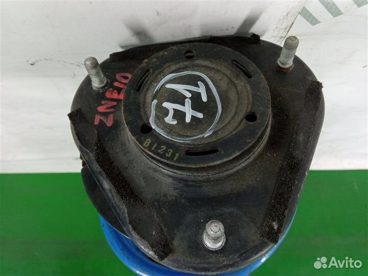 Стойка подвески передняя правая Toyota Wish ZNE10