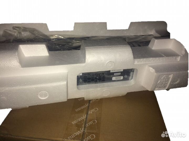 Коммутатор Cisco 2960-48TT-L