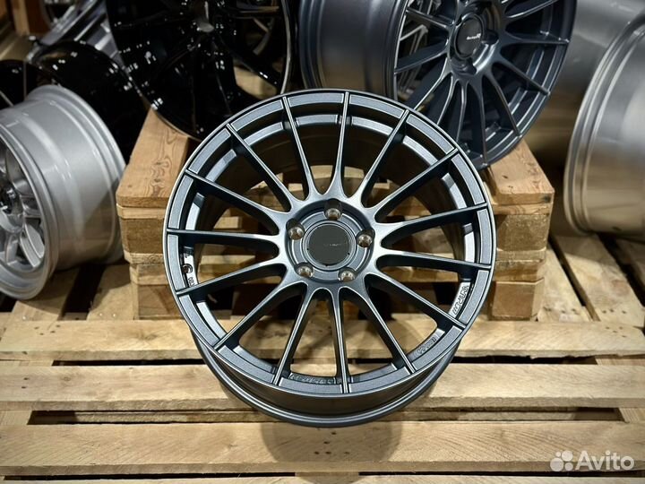 Enkei RS05RR 1198 D18 8.5 5X114.3