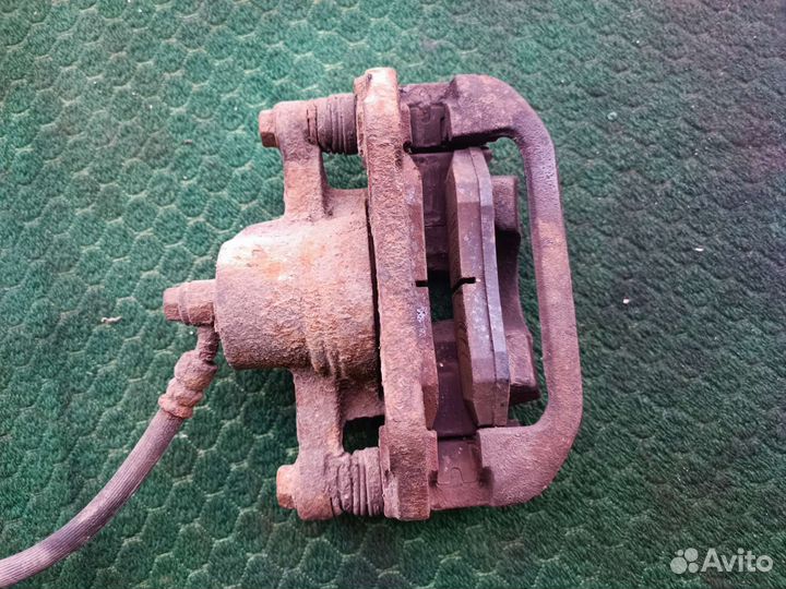 Суппорт задний левый Дэу Магнус 2002 г