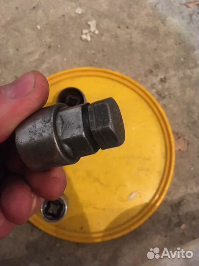 Защита дисков гайки секретки