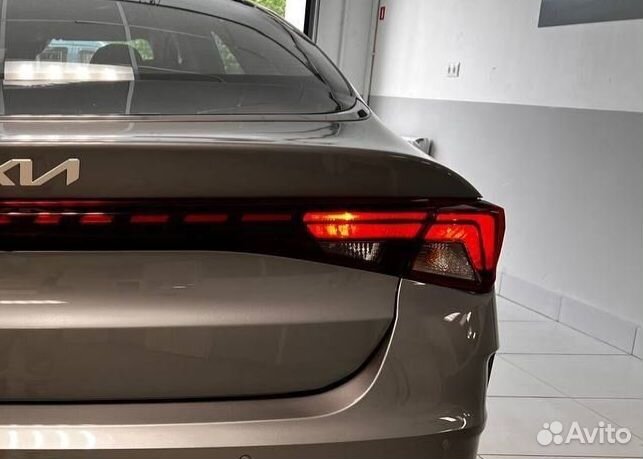 Фонарь задний правый Kia K5 (Не LED) Новый с 19-23