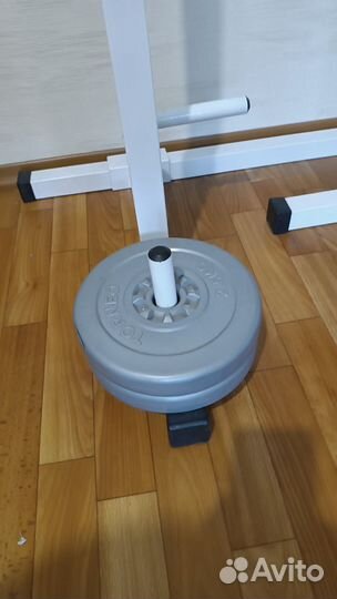 Скамья для жима со штангой и блинами