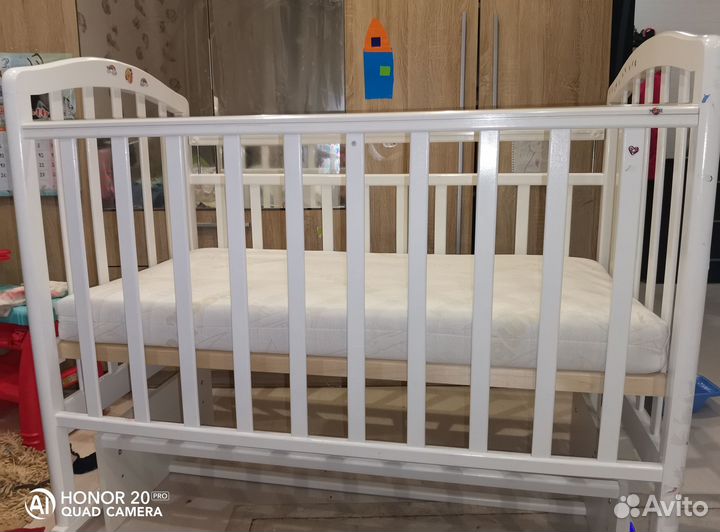 Кроватка с матрасом, одеяло, подушка