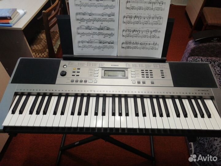 Синтезатор Yamaha PSR-E353