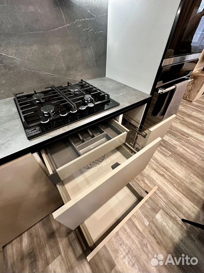 Кухня угловая с подсветкой