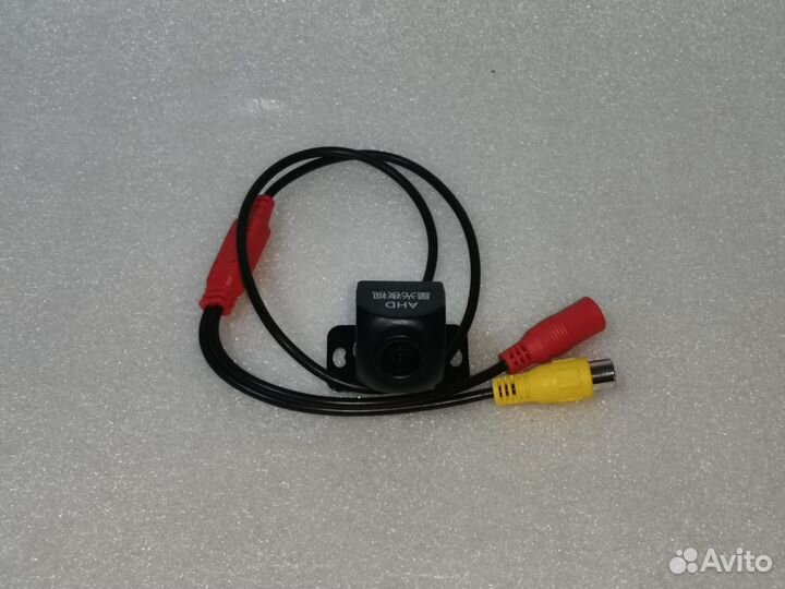 AHD камера заднего вида