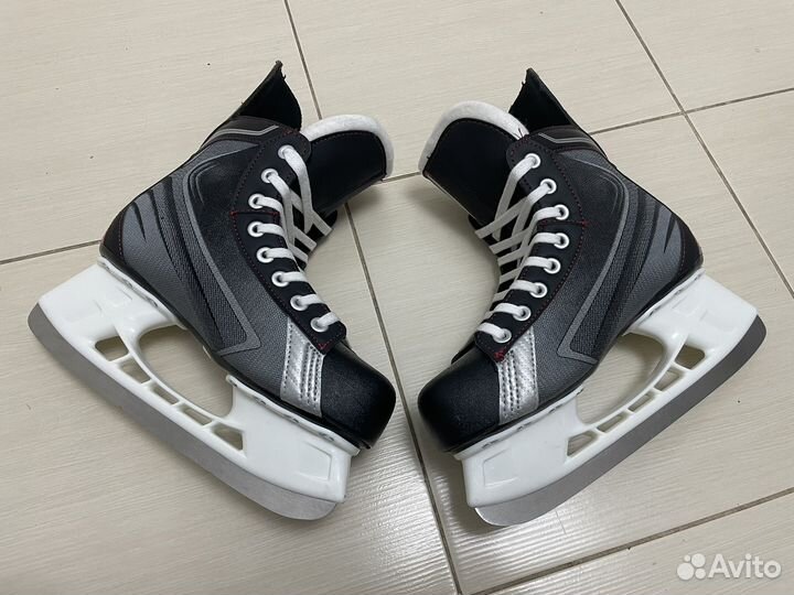 Коньки bauer (37.5 разм : 5 R ) vapor x 30