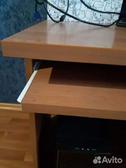 Стол компьютерный