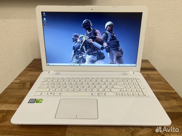 Красивый игровой Core i5-7200 8Gb 920MX SSD256 FHD