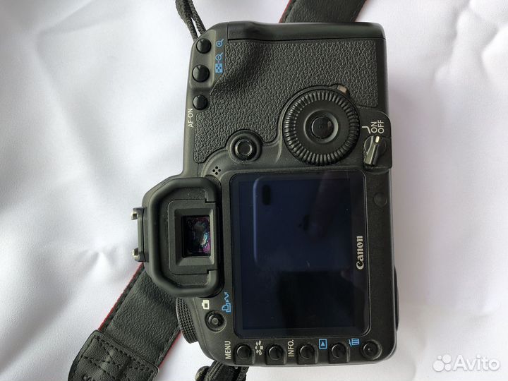 Зеркальный фотоаппарат Canon 5d mark 2