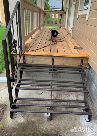 Метлличесакую лестницу Изготовим