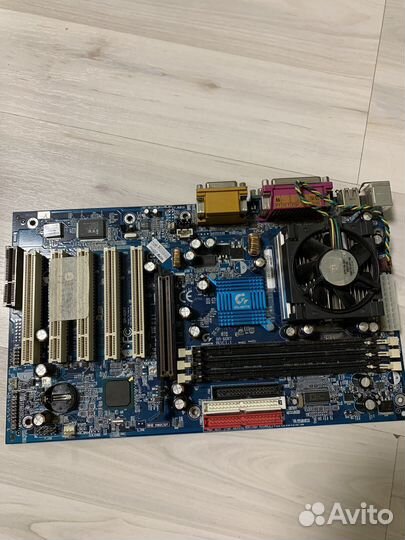 Материнские платы разные много
