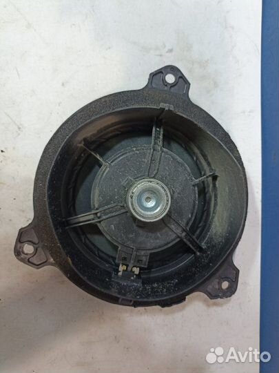 Динамик двери задний левый Toyota Avensis 2 T250