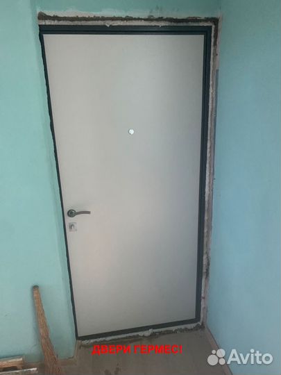 Входная дверь в квартиру с установкой