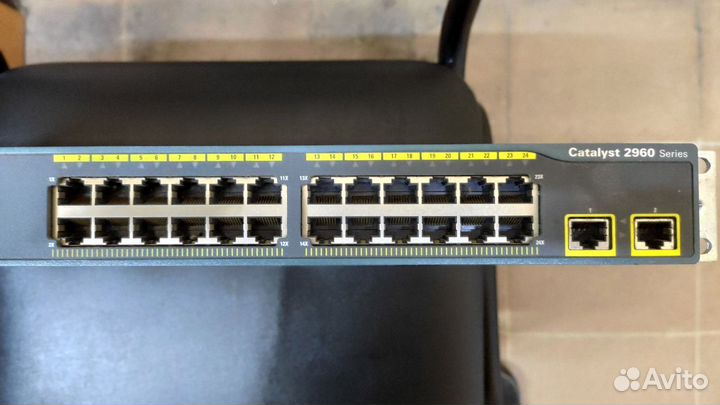 Коммутатор Cisco WS-C2960-24TT-L