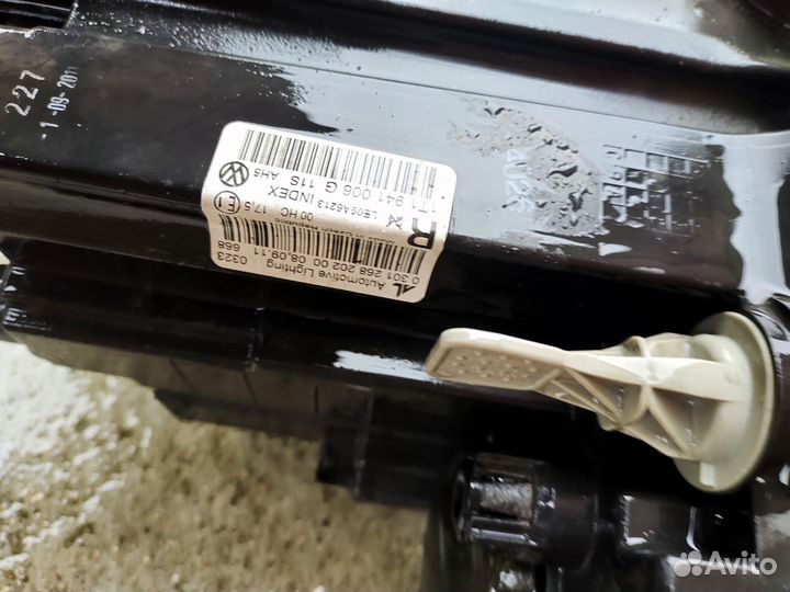 Volkswagen touran фара 1T1 941006 / 1T1 941005