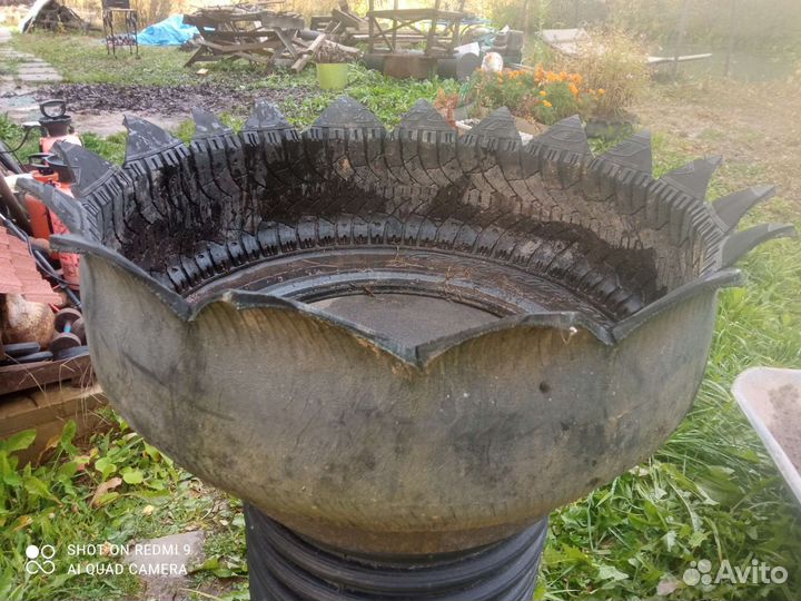 Клумба из покрышек