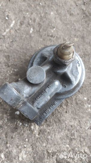 Крепление масляного фильтра Volkswagen Golf 2