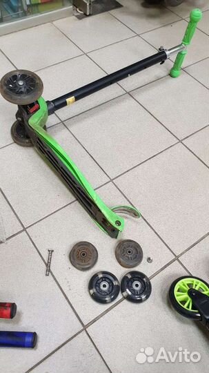 Колесо заднее светящееся для самоката scooter