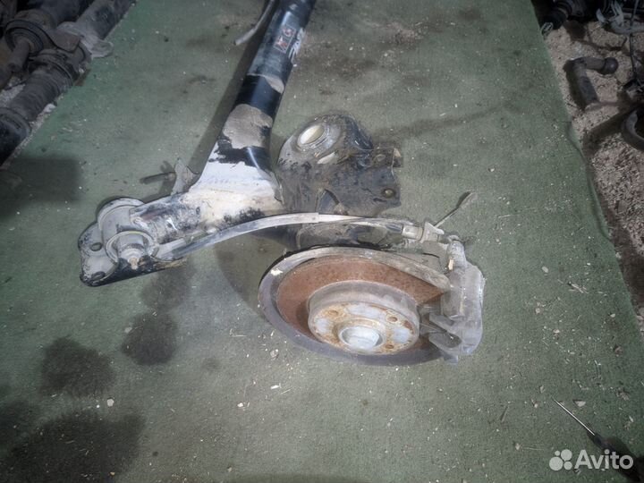 Балка поперечная/кулак/супорт Citroen C4