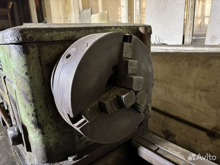 Токарный станок 1М63