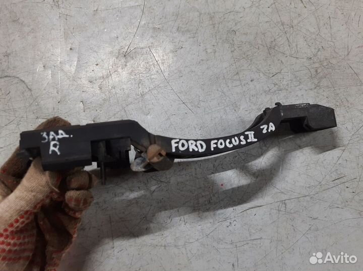 Кронштейн ручки задней правой Форд Фокус 2