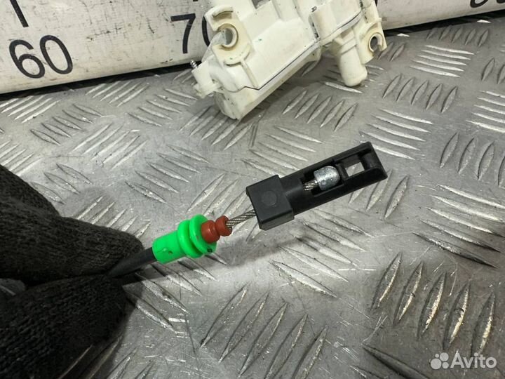 Б/У Электродоводчик двери задней левой W222#001