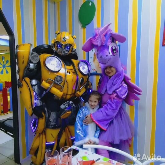 Поздравление от мишки, Зайки, аниматоры