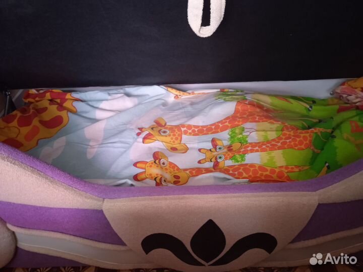 Кровать для девочки в виде кареты