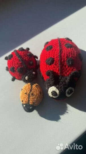 Вязаная Божья коровка детская игрушка
