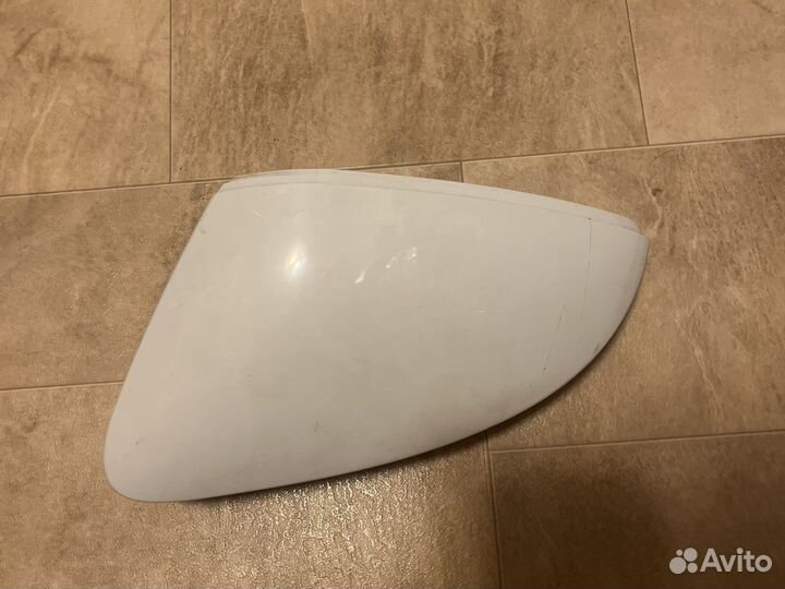 Колпак левого зеркала Skoda Octavia A7 2016