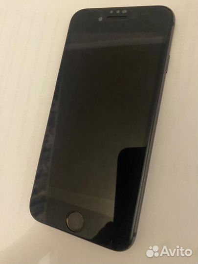 Телефон iPhone 8,7