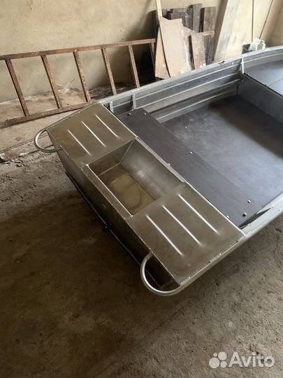 Лодка для рыбалки