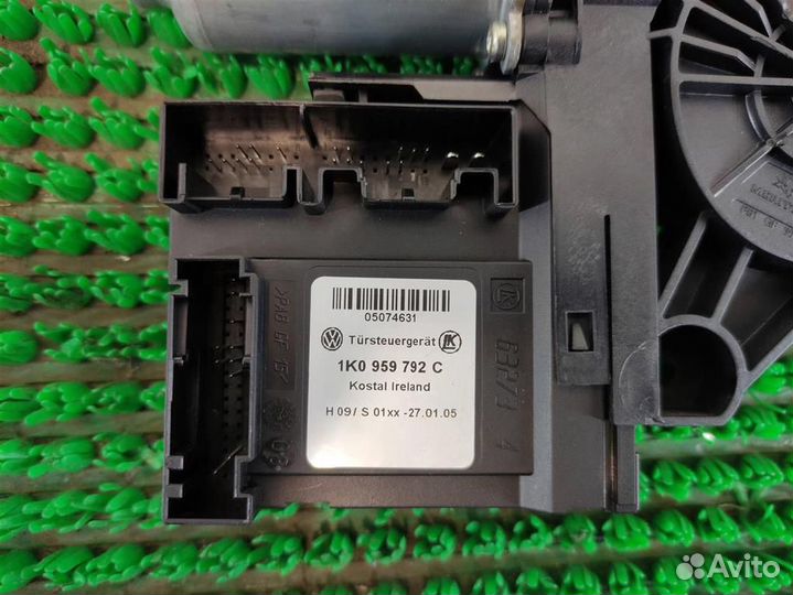 Мотор стеклоподъёмника передний правый volkswagen