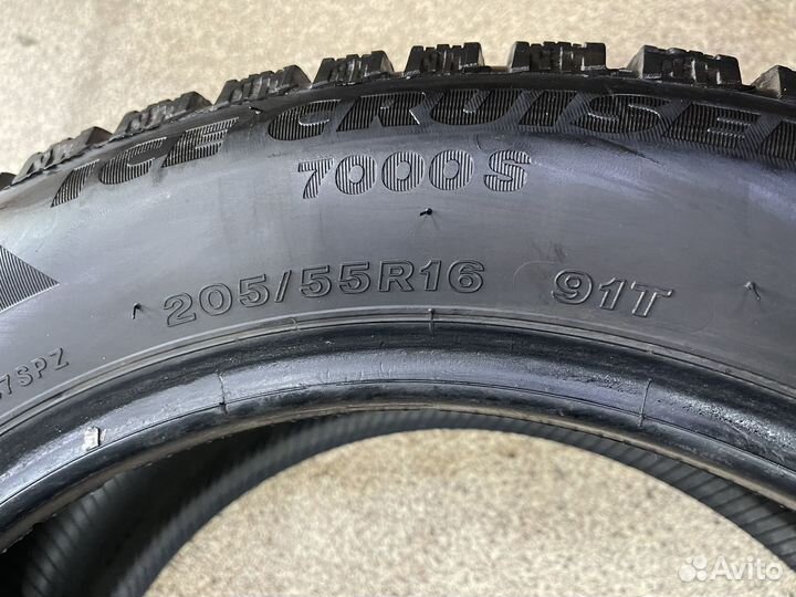 Bridgestone Ice Cruiser 7000S 205/55 R16 91T