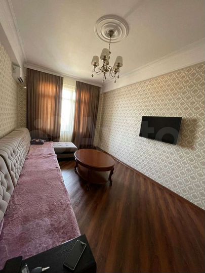 2-к. квартира, 65 м², 8/10 эт.