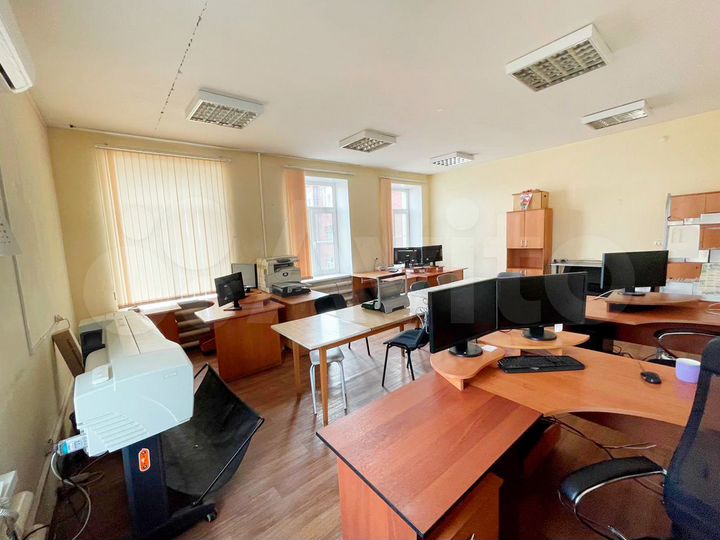 Офисный блок 11 кабинетов, 313 м²