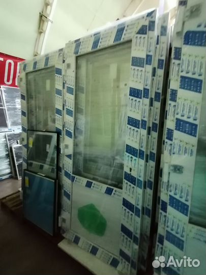 Пластиковые входные двери 90х210