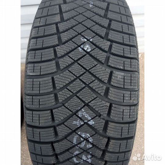 Pirelli Ice Zero FR 195/65 R15