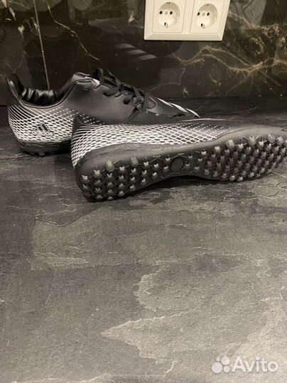 Футбольные бутсы adidas новые