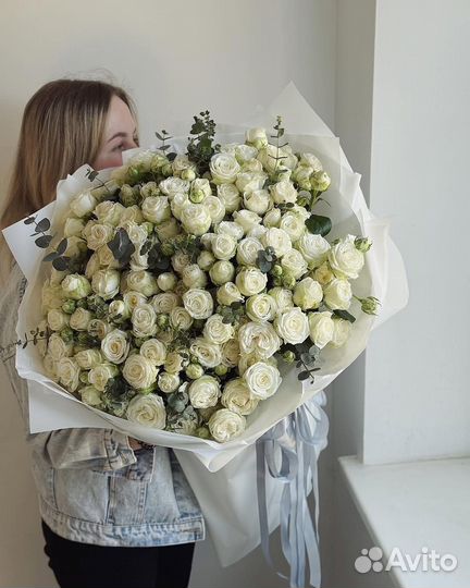 51 пионовидная роза