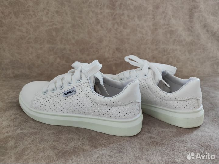 Полуботинки для девочки 34 размер новые