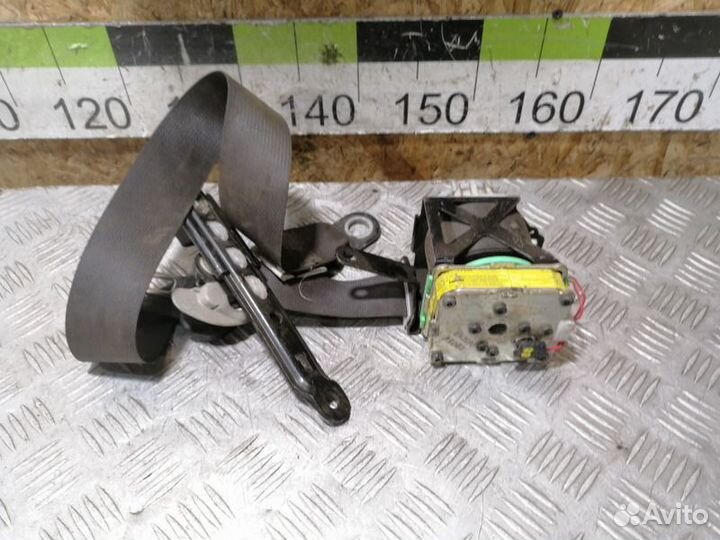 Ремень безопасности передний правый Toyota Corolla