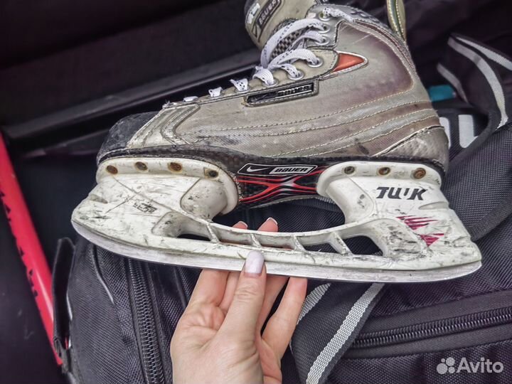 Коньки хоккейные