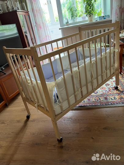 Детская кроватка