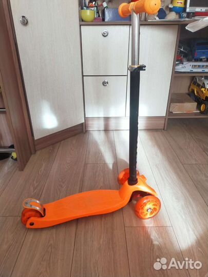 Детский 3-колесный самокат 21st Scooter Maxi